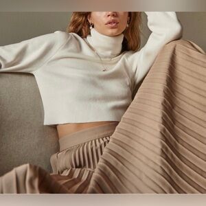 Aritzia Wilfred Size M Rebecca Turtleneck Cream Ivory Wool Cotton Blend Sweater